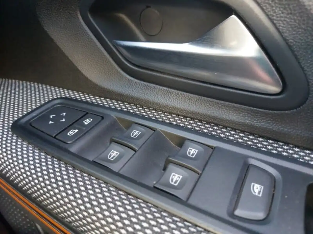 2022-dacia-sandero-stepway-10-tce-comfort-90bhp-big-14