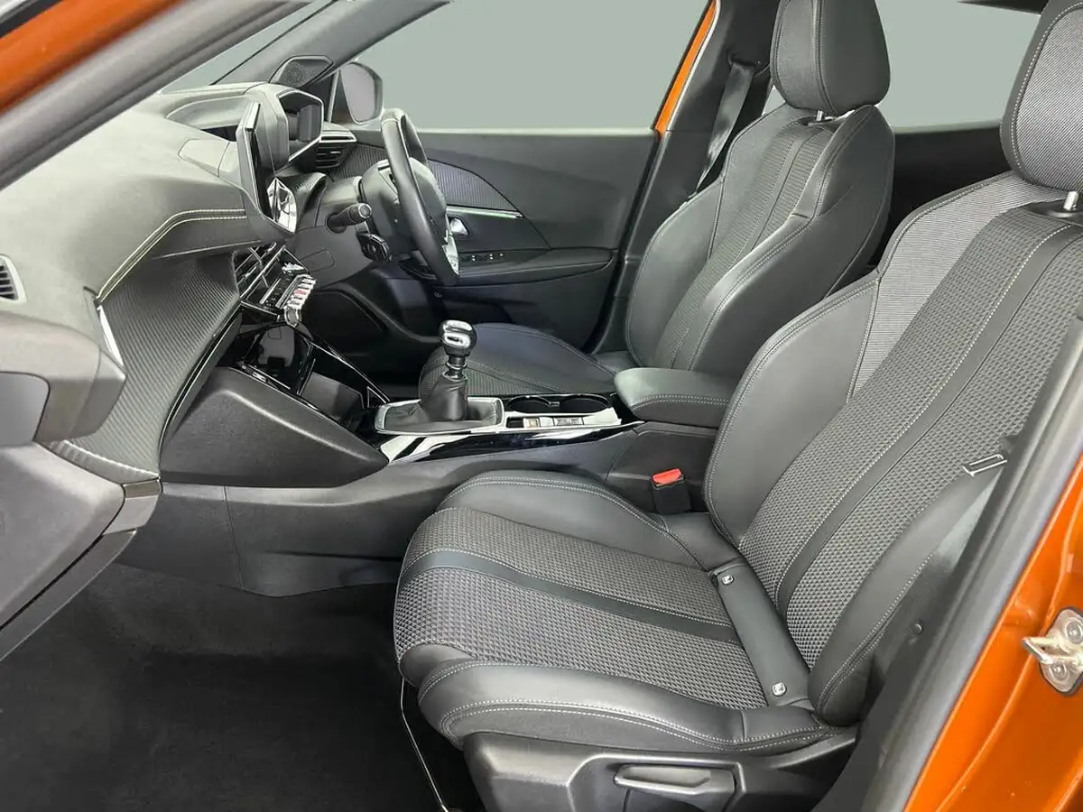 2022-peugeot-2008-suv-12-puretech-gt-big-29