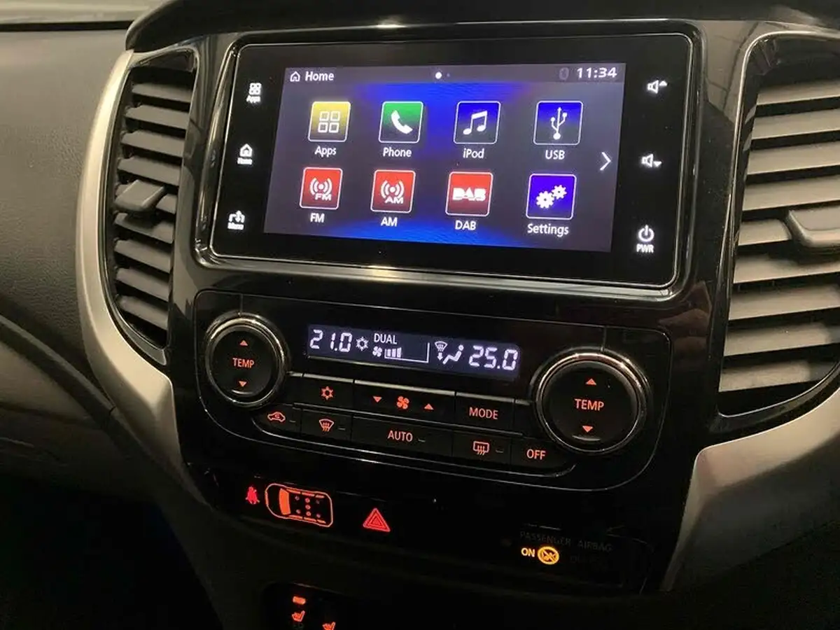 2019-mitsubishi-l200-24di-d-barbarian-eu6-big-12