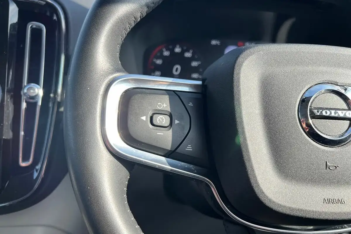 2021-volvo-xc40-20-b4-inscription-pro-194bhp-awd-auto-big-10