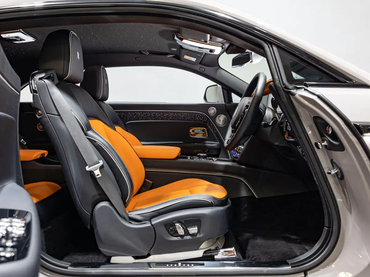 2023-rolls-royce-spectre-e-big-4