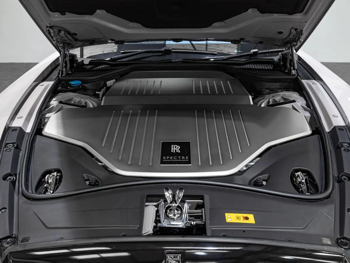 2023-rolls-royce-spectre-e-big-28