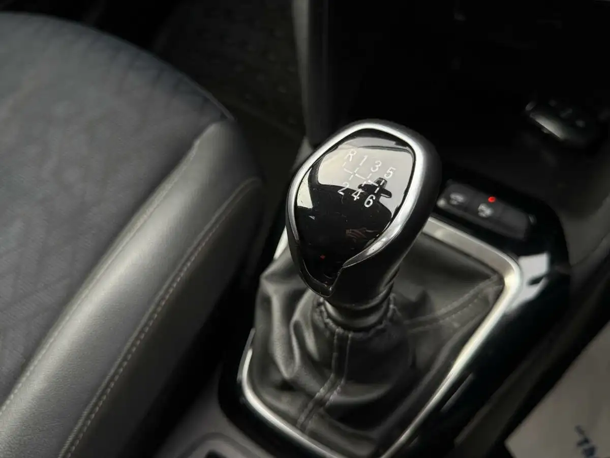 2020-vauxhall-corsa-12-turbo-elite-nav-premium-big-47
