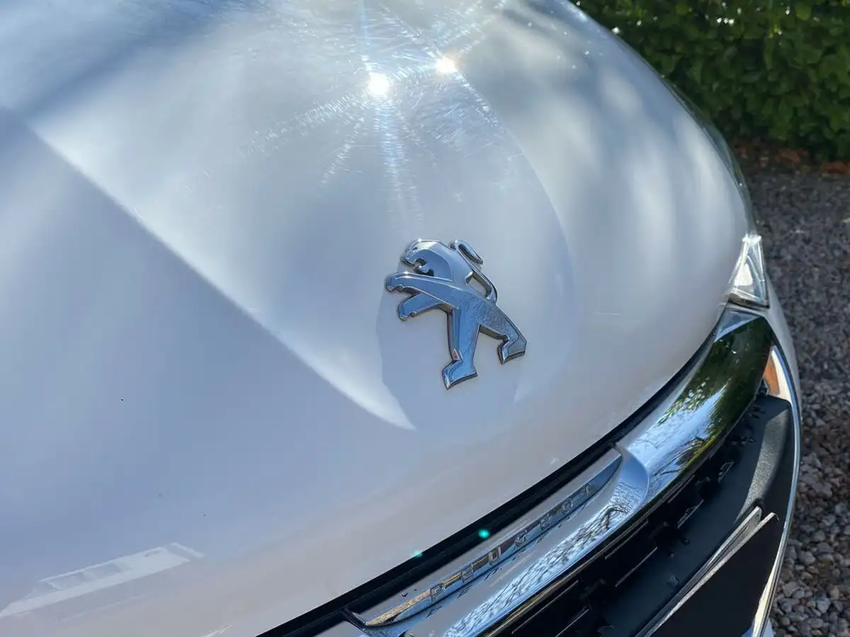 2018-peugeot-208-16bluehdi-allure-75bhp-big-48