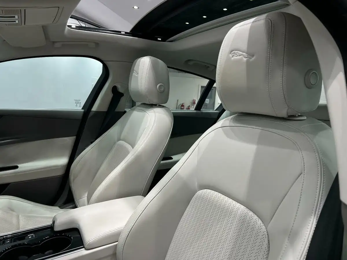 2015-jaguar-xe-20td-portfolio-180ps-auto-big-57