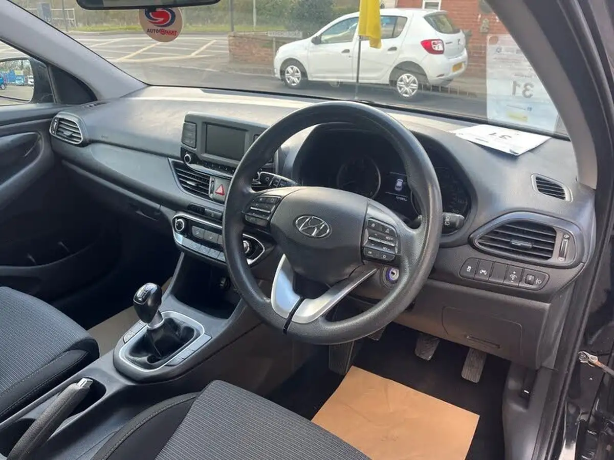 2018-hyundai-i30-10-t-gdi-blue-drive-isg-hatchback-big-16