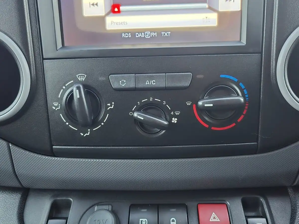 2018-citroen-berlingo-16td-l1625-enterprise-special-edition-panel-big-32