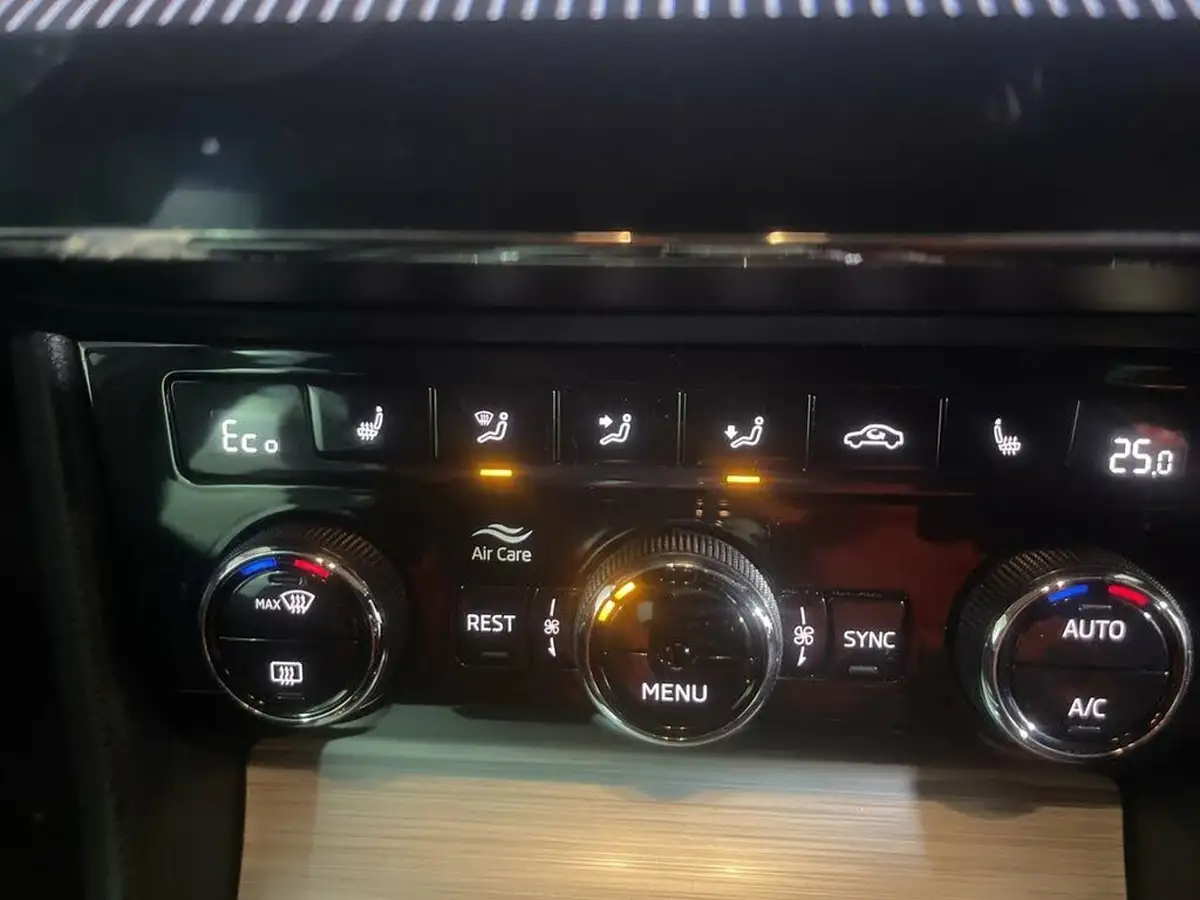 2022-skoda-superb-14-tsi-se-technology-218ps-hatchback-big-28
