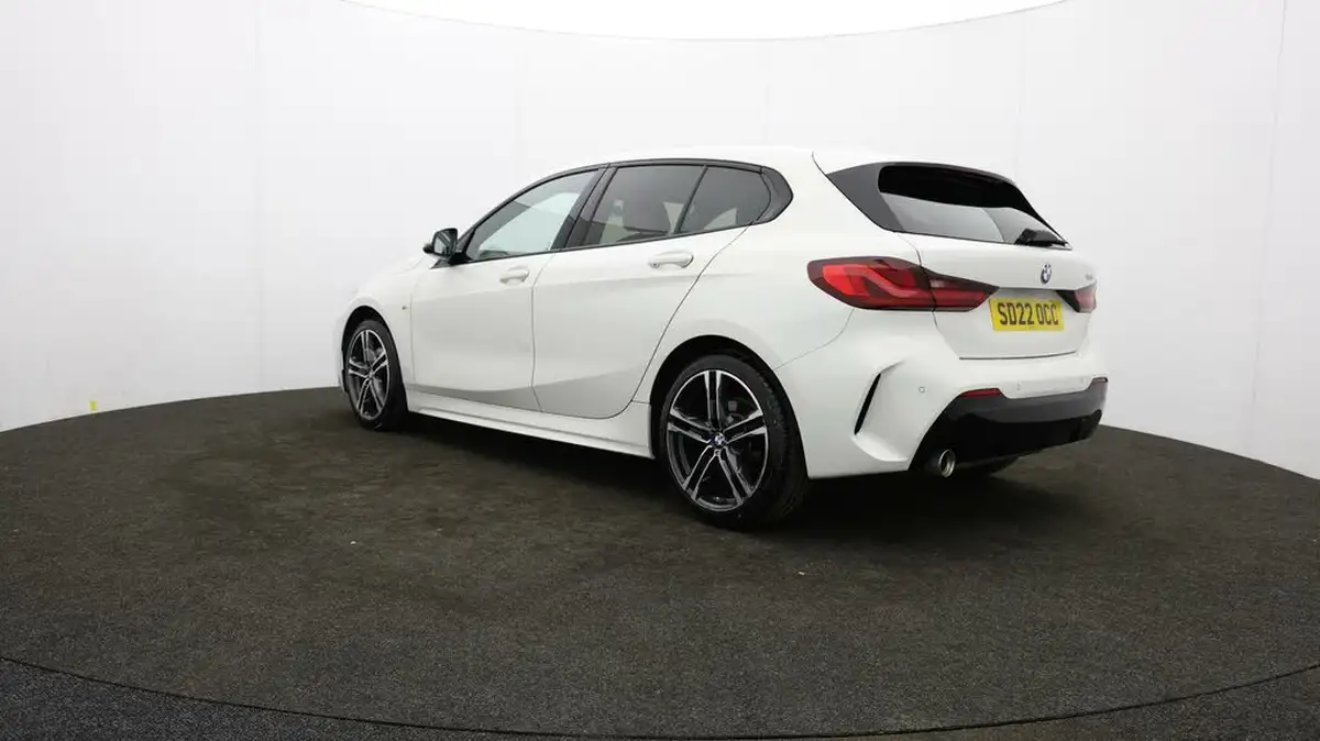2022-bmw-1-series-15-118i-m-sport-lcp-big-4