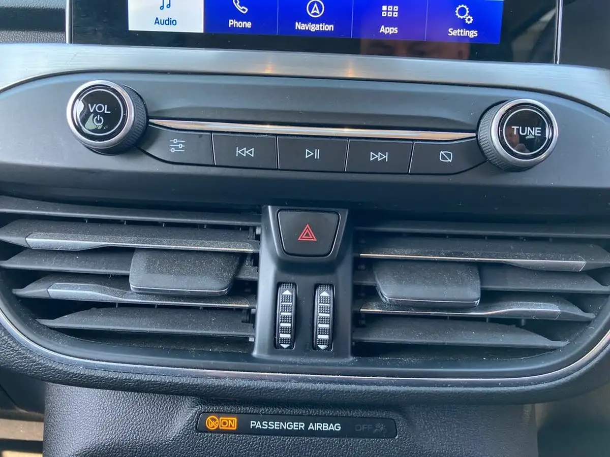2020-ford-focus-10t-titanium-estate-auto-big-39