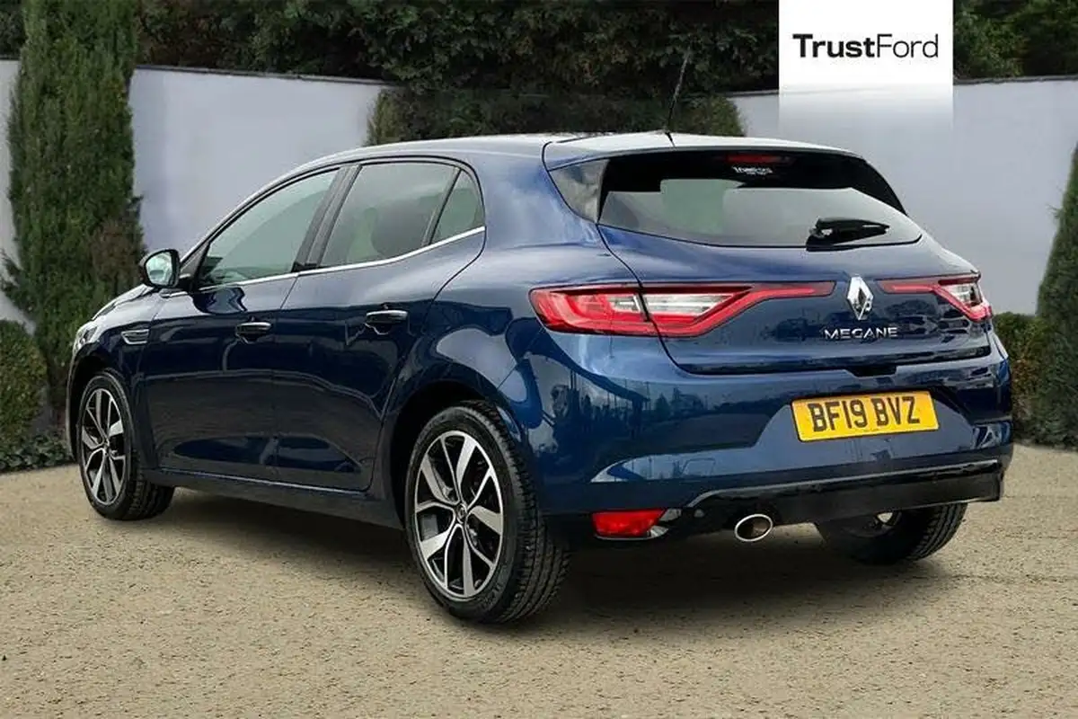 2019-renault-megane-13-tce-iconic-hatchback-edc-auto-big-1