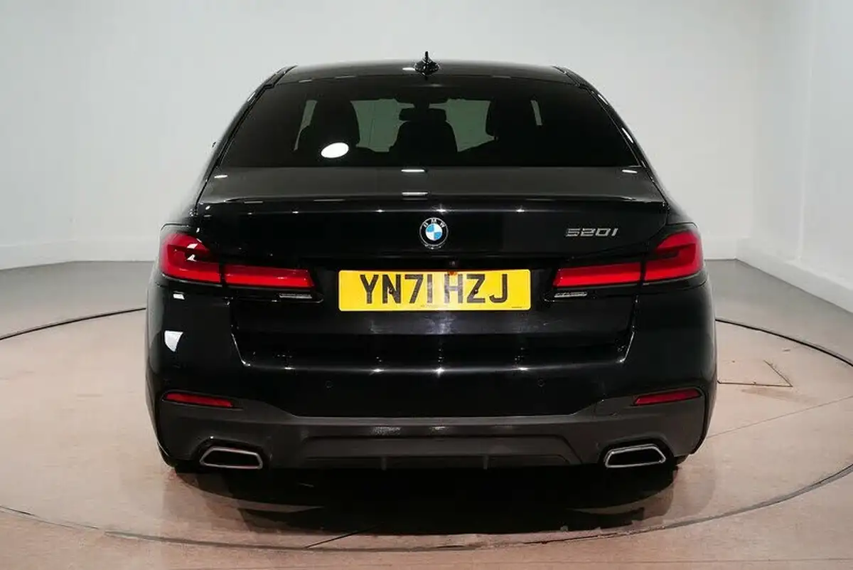2021-bmw-5-series-20-520i-m-sport-mht-saloon-4d-big-11