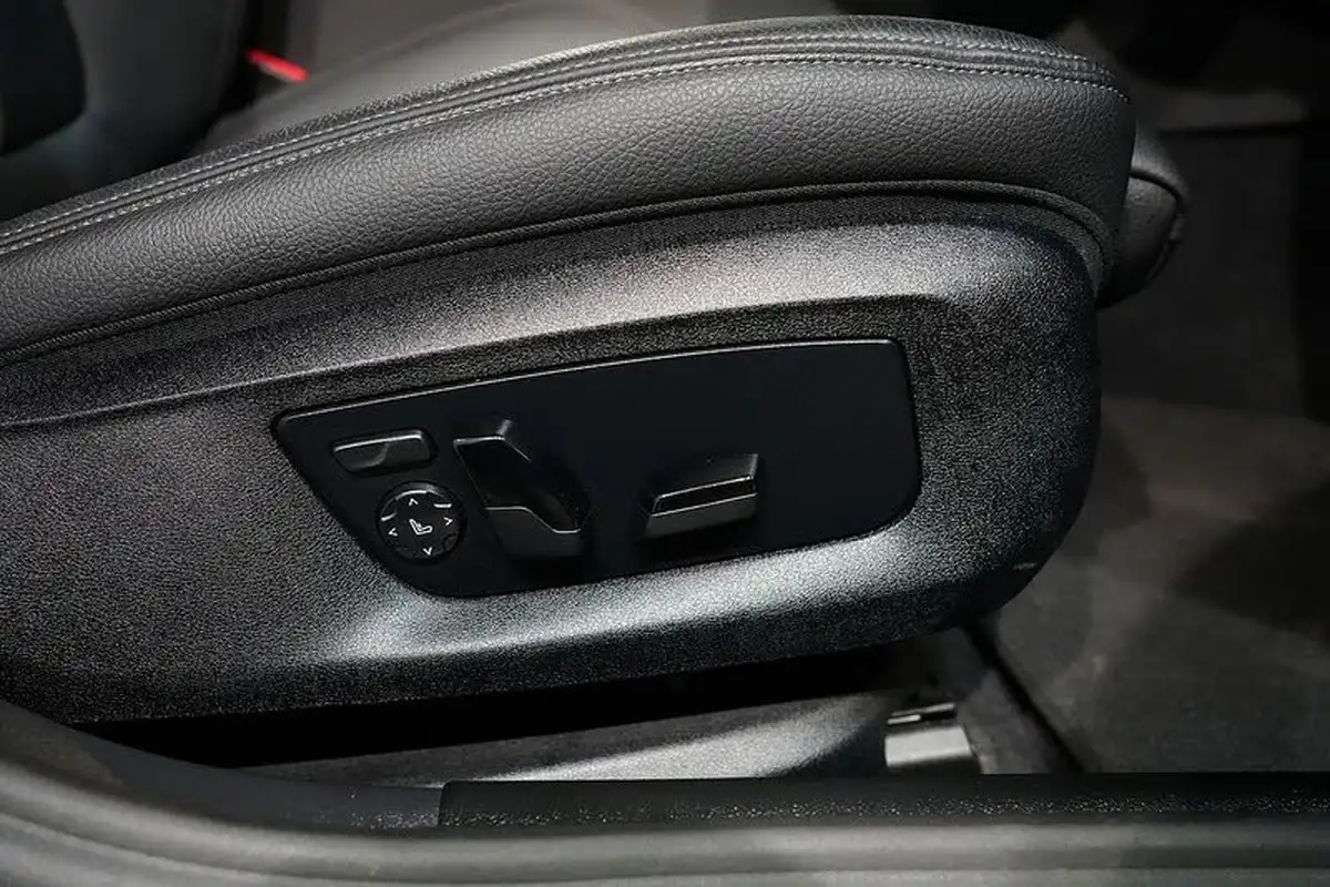 2021-bmw-5-series-20-520i-m-sport-mht-saloon-4d-big-35
