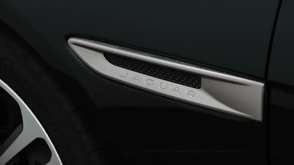 2021-jaguar-xe-20-d200-r-dynamic-se-big-20