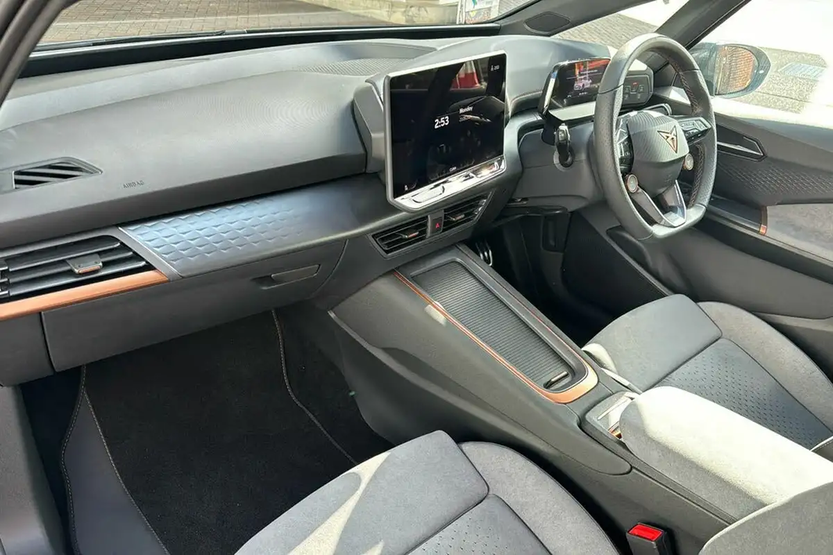 2024-cupra-born-e-v3-230ps-77kwh-e-boost-big-2