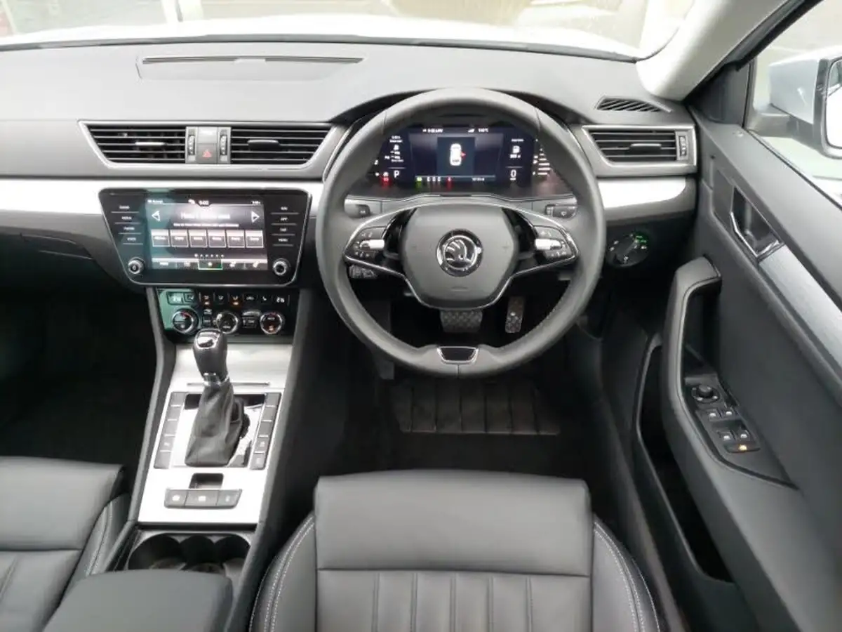 2023-skoda-superb-20tdi-se-technology-estate-dsg-big-6