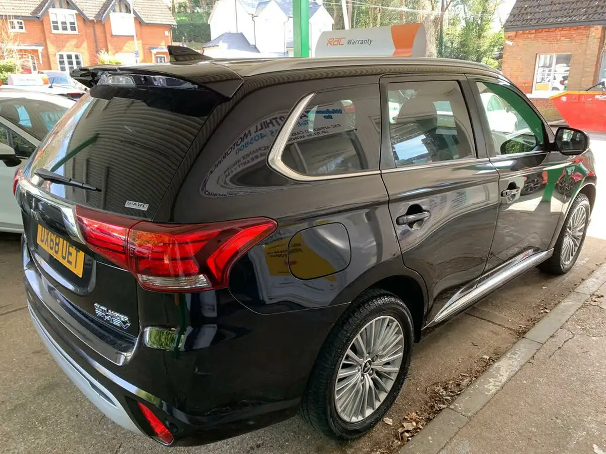 2019-mitsubishi-outlander-24-4h-phev-big-6