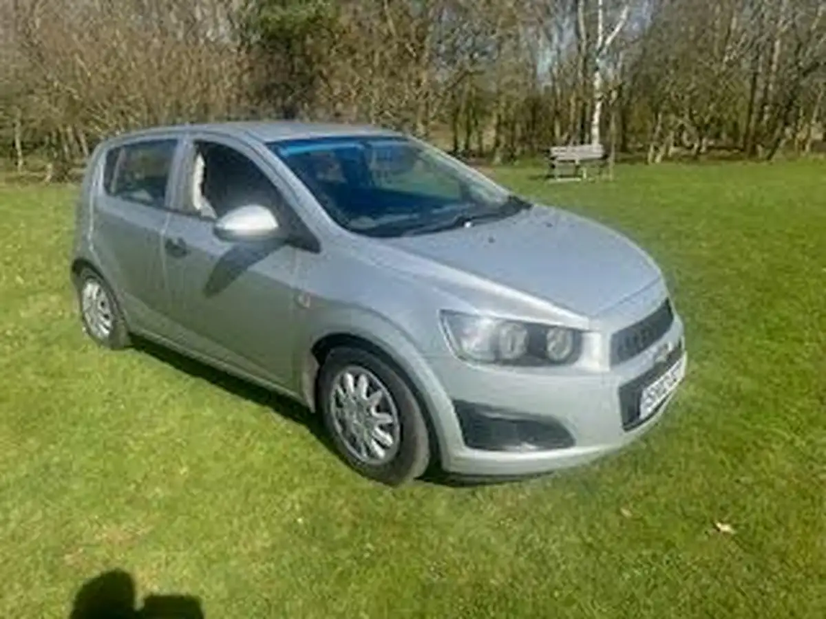2012-chevrolet-aveo-12-ls-84bhp-1229cc-big-1