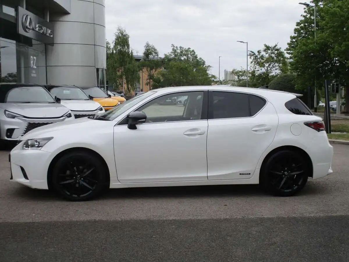 2015-lexus-ct-200h-18-sport-big-10
