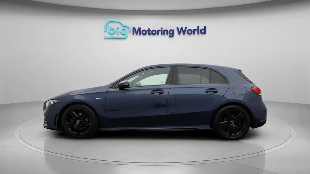 2022-mercedes-benz-a-class-13-a180-amg-line-executive-edition-hatchback-5d-7g-dct-big-4
