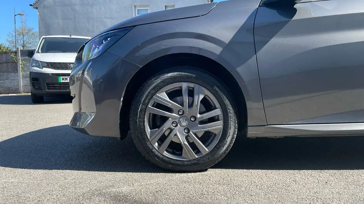 2022-peugeot-208-12-puretech-active-premium-100ps-big-13
