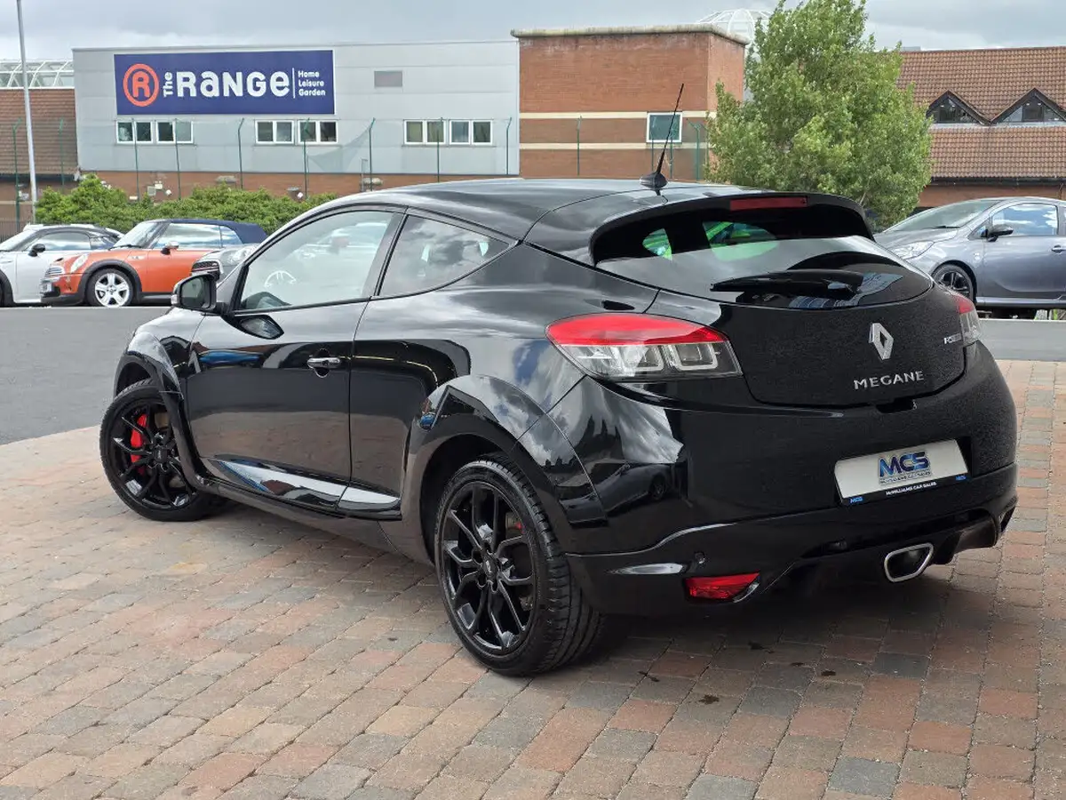 2013-renault-megane-20-renaultsport-265-big-4