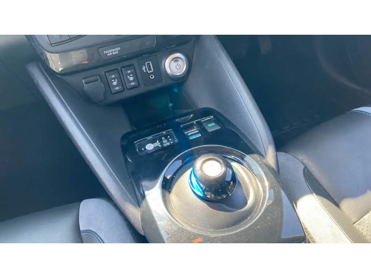 2020-nissan-leaf-e-tekna-big-12