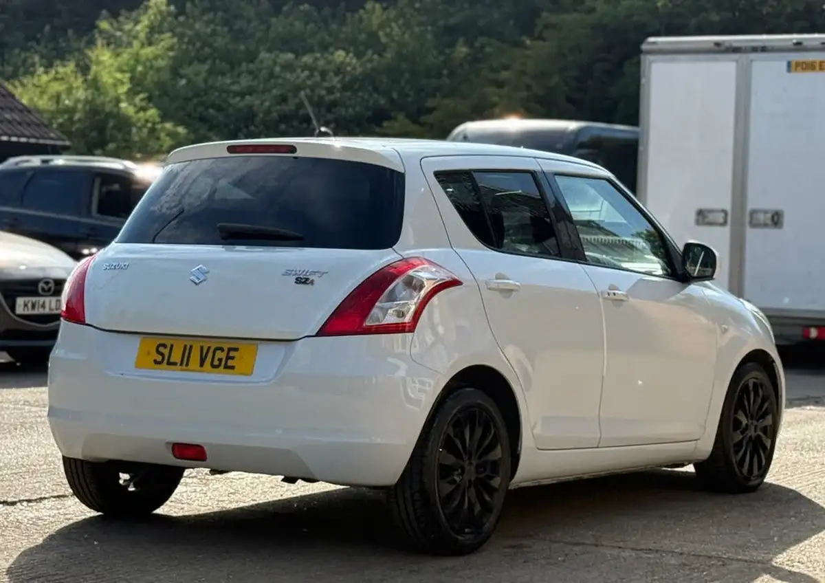 2011-suzuki-swift-12-sz4-5d-auto-big-8