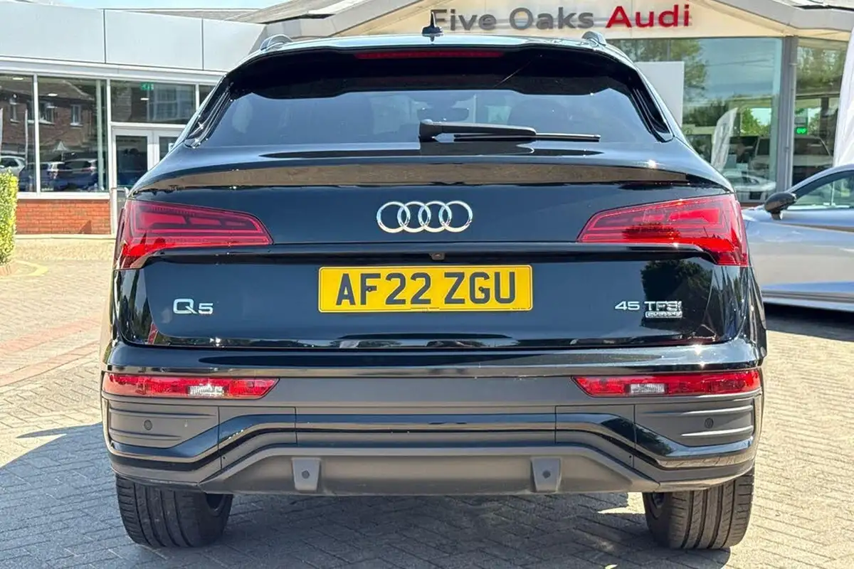 2022-audi-q5-20-45-tfsi-edition-1-sportback-big-4