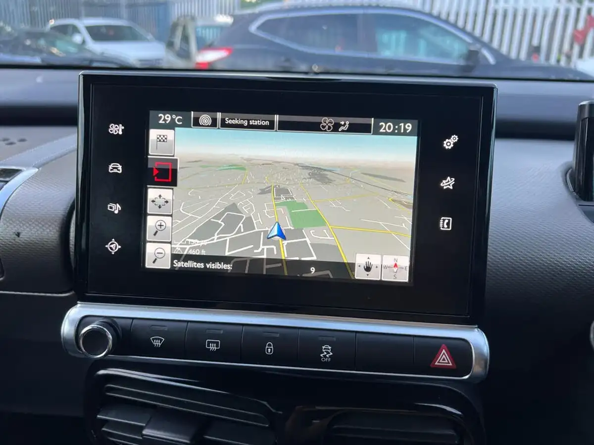 2016-citroen-c4-cactus-12-puretech-flair-110ps-ss-big-18