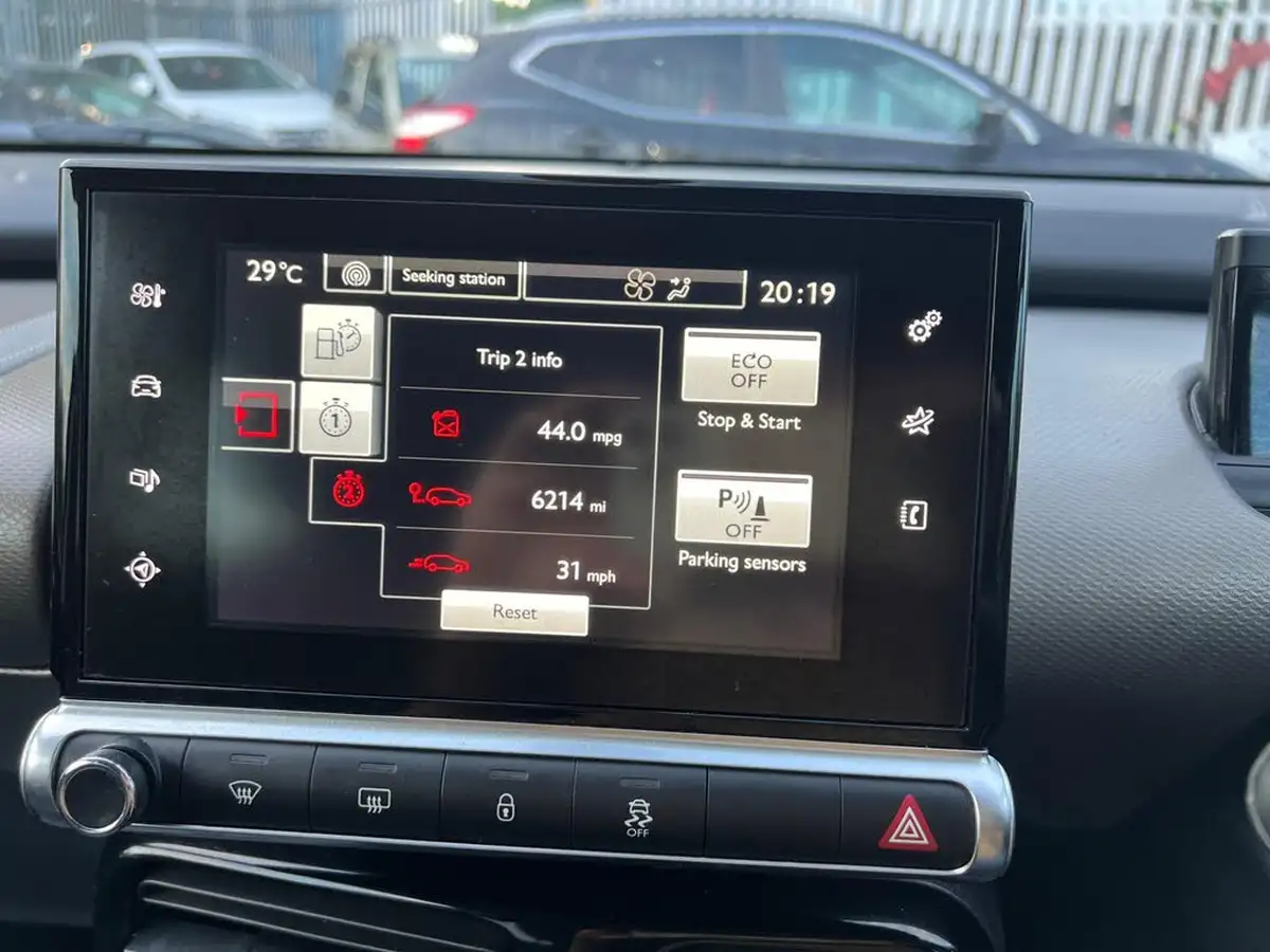 2016-citroen-c4-cactus-12-puretech-flair-110ps-ss-big-46
