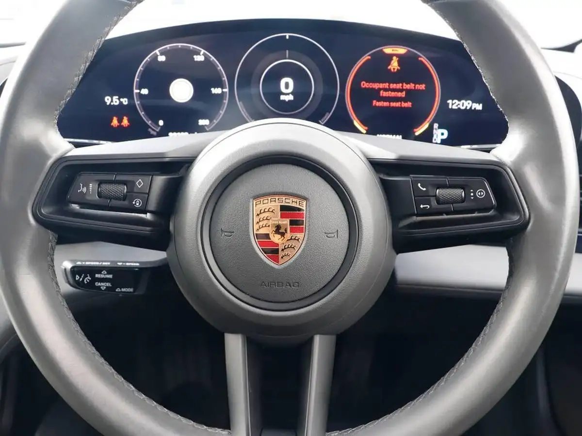 2022-porsche-taycan-e-sport-turismo-476ps-performance-battery-plus-big-8