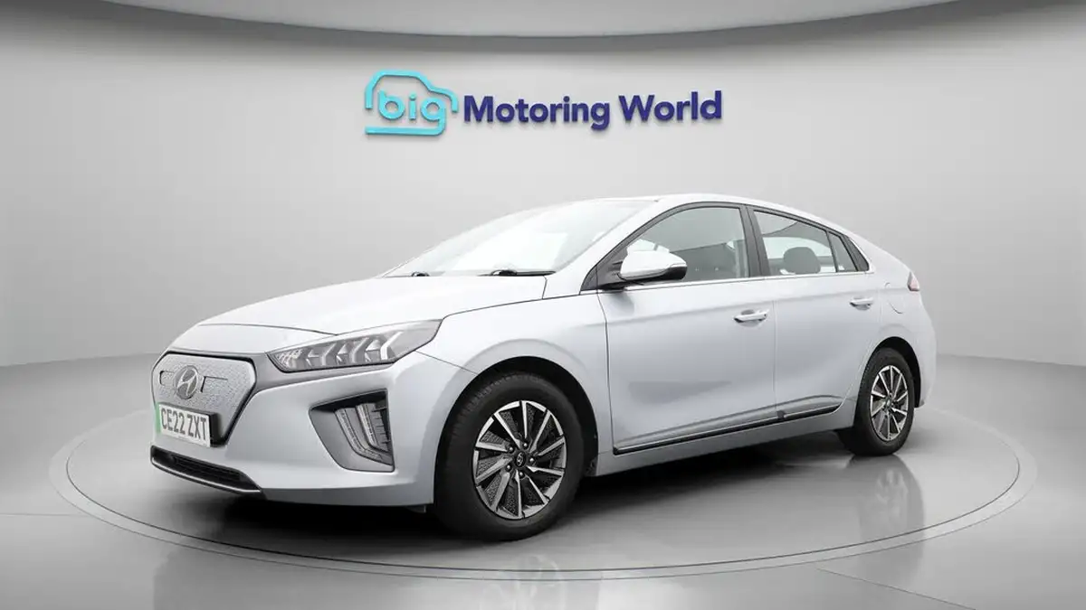 2022-hyundai-ioniq-e-premium-electric-big-3