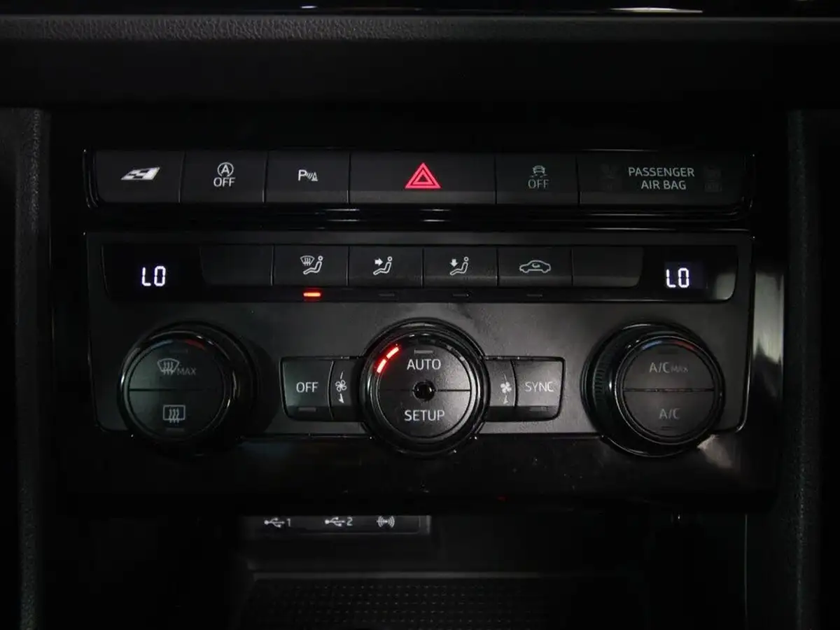 2020-seat-leon-20-tsi-cupra-290-big-14