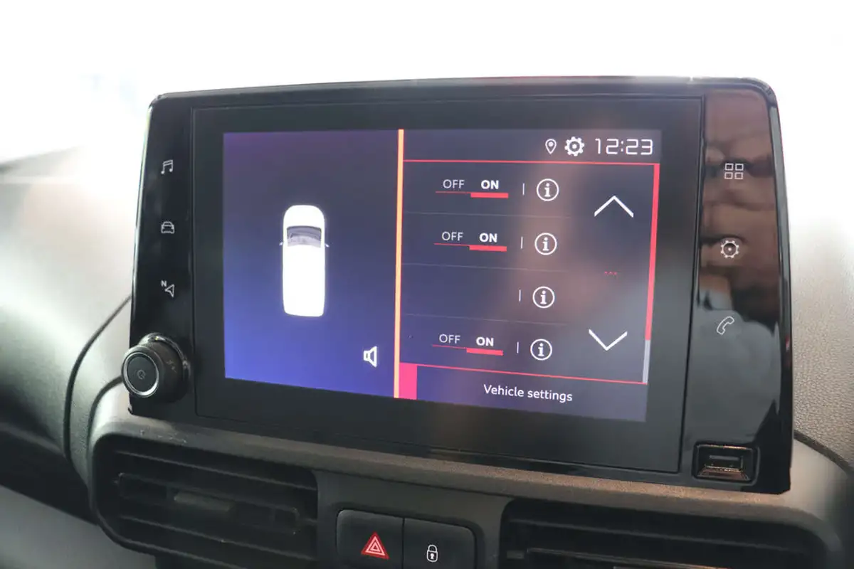 2020-citroen-berlingo-15bluehdi-1000-enterprise-100pseu6dt-e-ss-panel-big-30