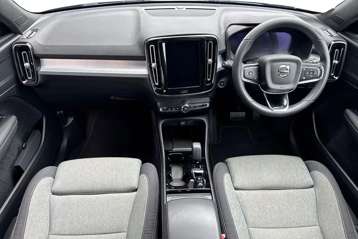 2022-volvo-xc40-20-b3-plus-big-5