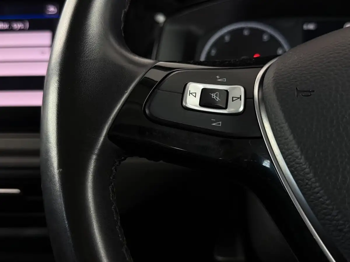 2019-volkswagen-polo-10-tsi-se-big-24