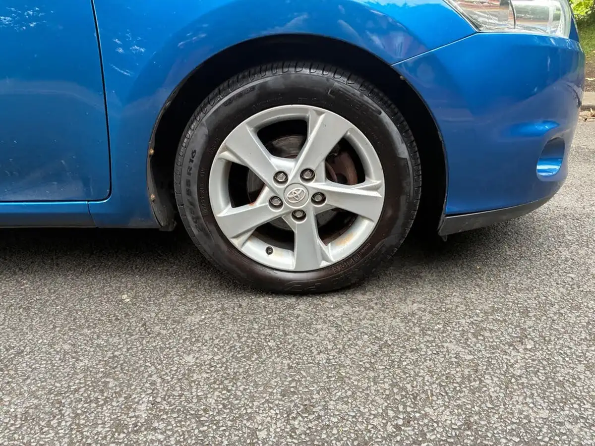2011-toyota-auris-133-vvt-i-edition-5d-big-24