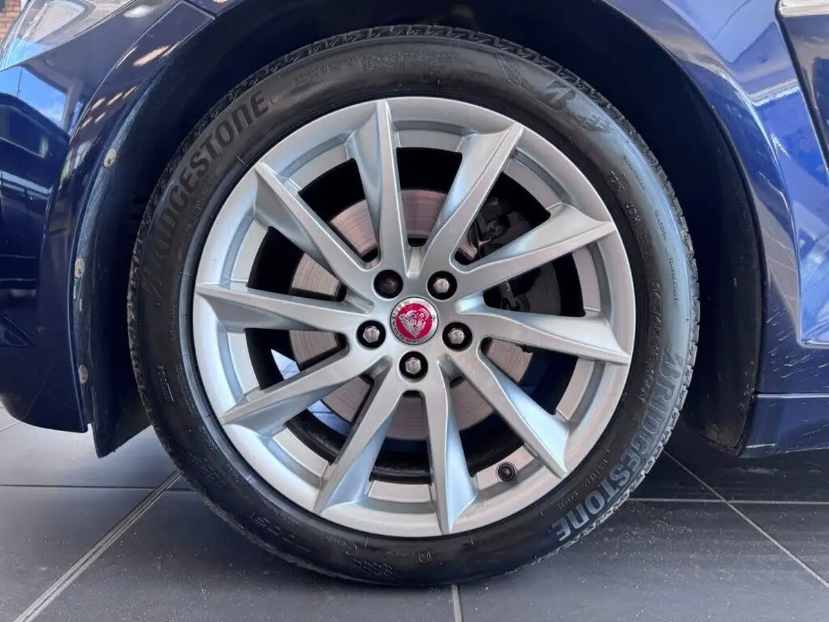 2014-jaguar-xf-30td-premium-luxury-saloon-4d-big-60