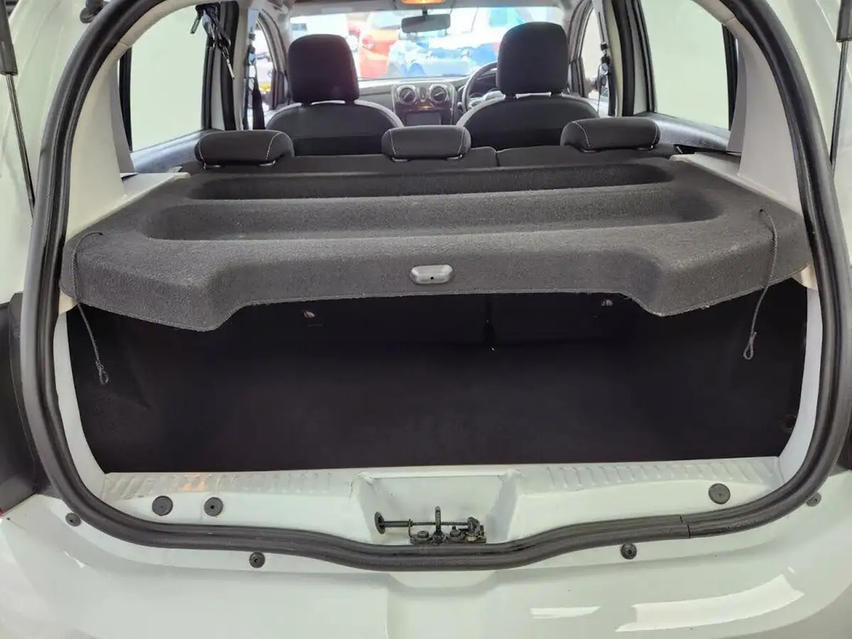 2017-dacia-sandero-15dci-laureate-big-30