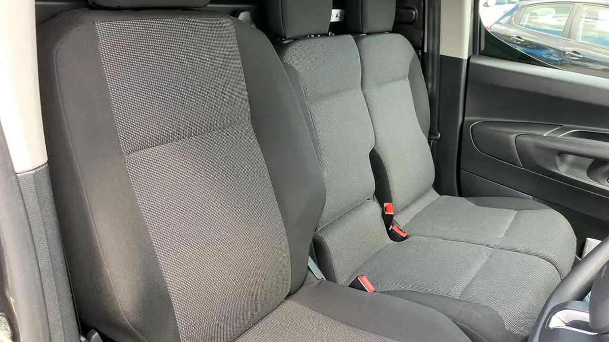2024-citroen-berlingo-15-bluehdi-950-driver-edition-100pseu6d-big-24