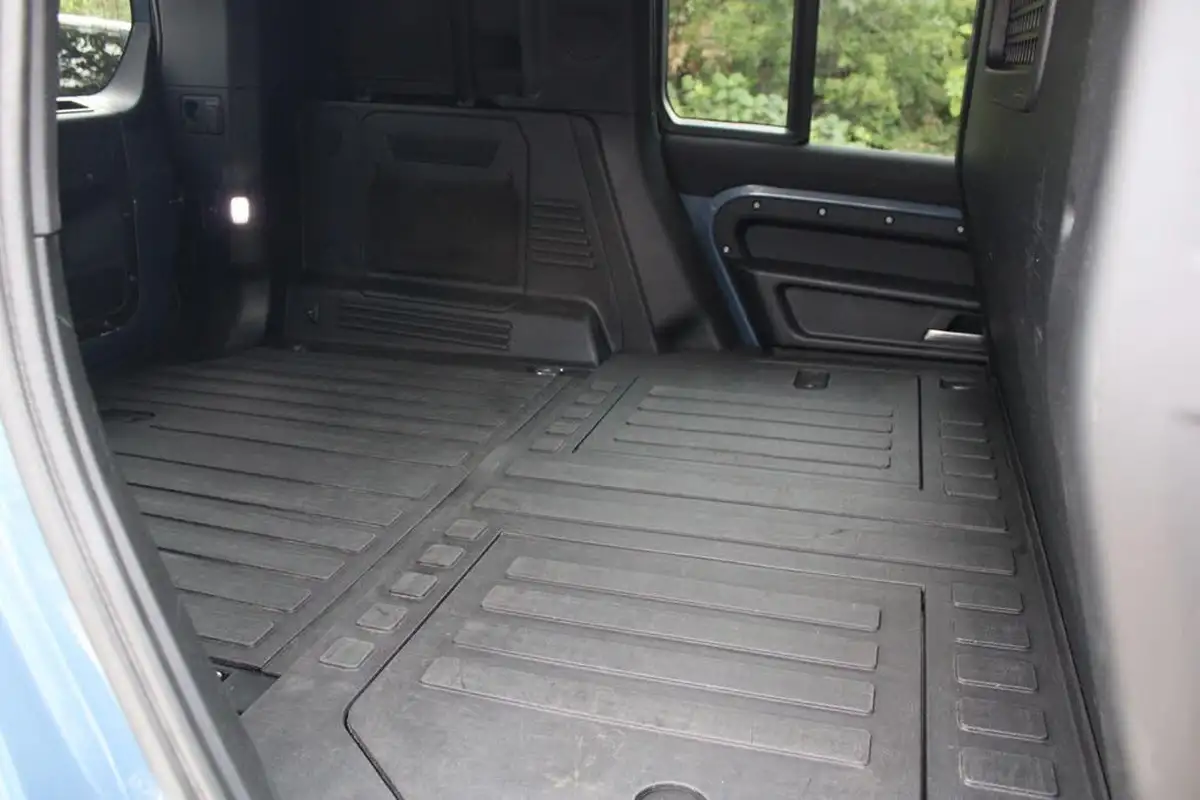 2021-land-rover-110-defender-30-d300-hard-top-se-110-big-11
