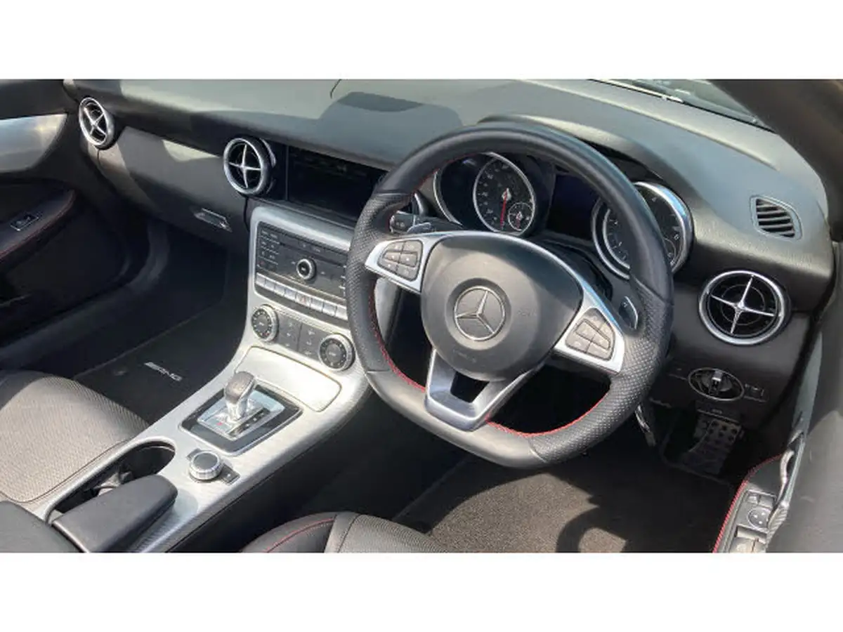 2017-mercedes-benz-slc-21d-slc250d-amg-line-big-10