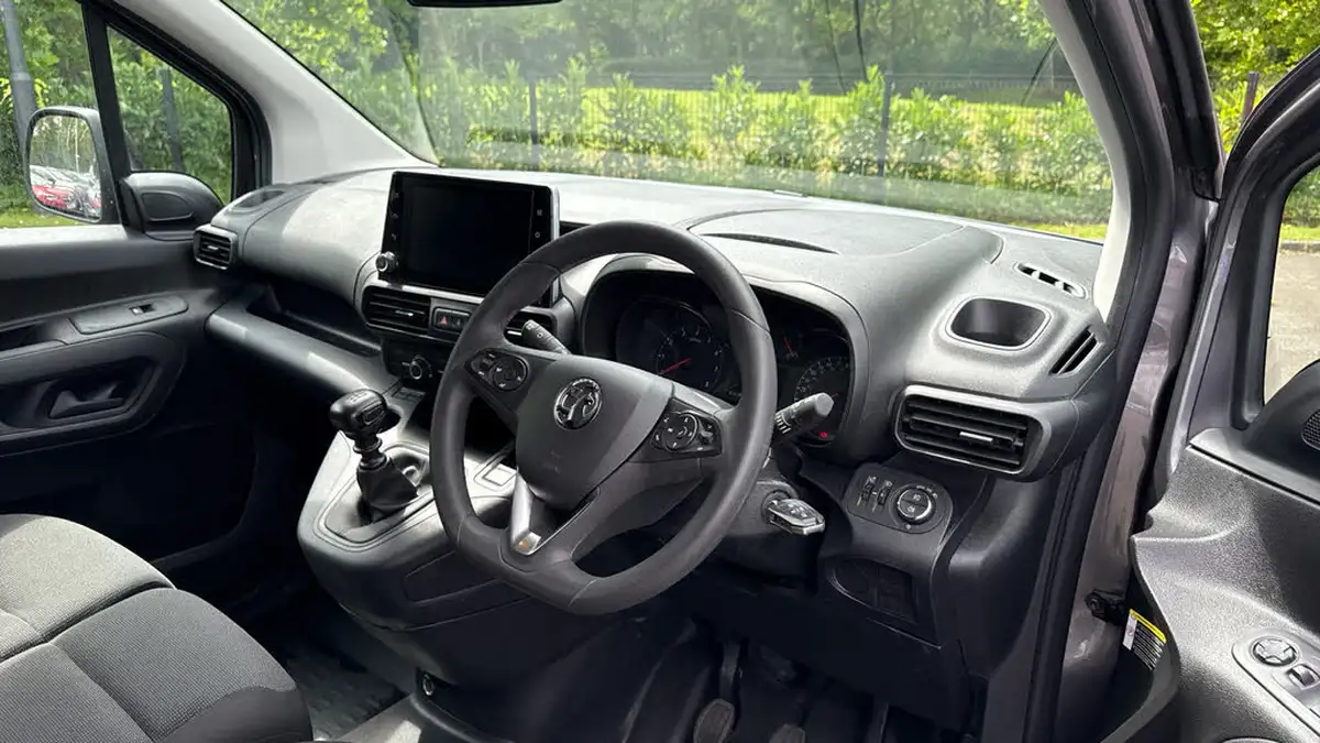 2023-vauxhall-combo-15cdti-pro-2300-100pseu6d-pro-l1h1-big-8