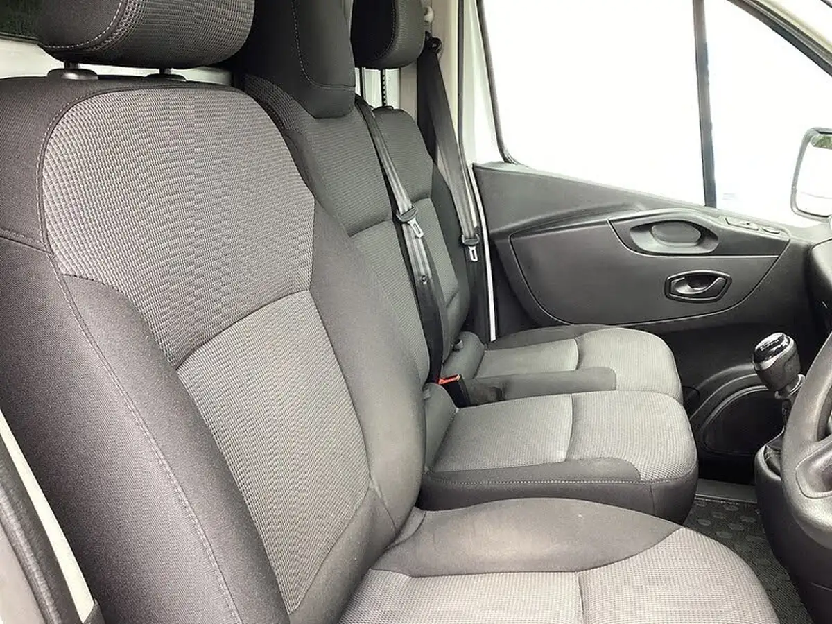 2020-renault-trafic-20dci-sl28-energy-120-business-big-22