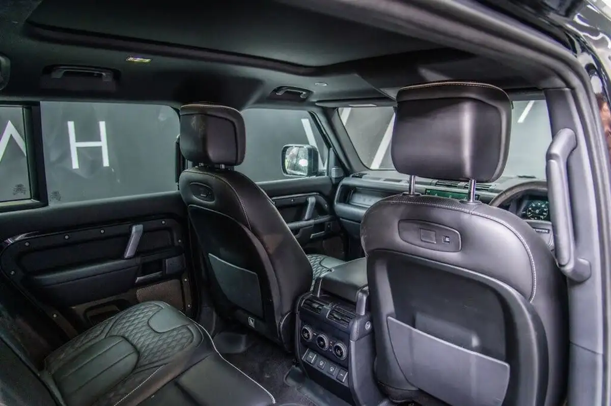 2022-land-rover-110-defender-50-p525-v8-big-44