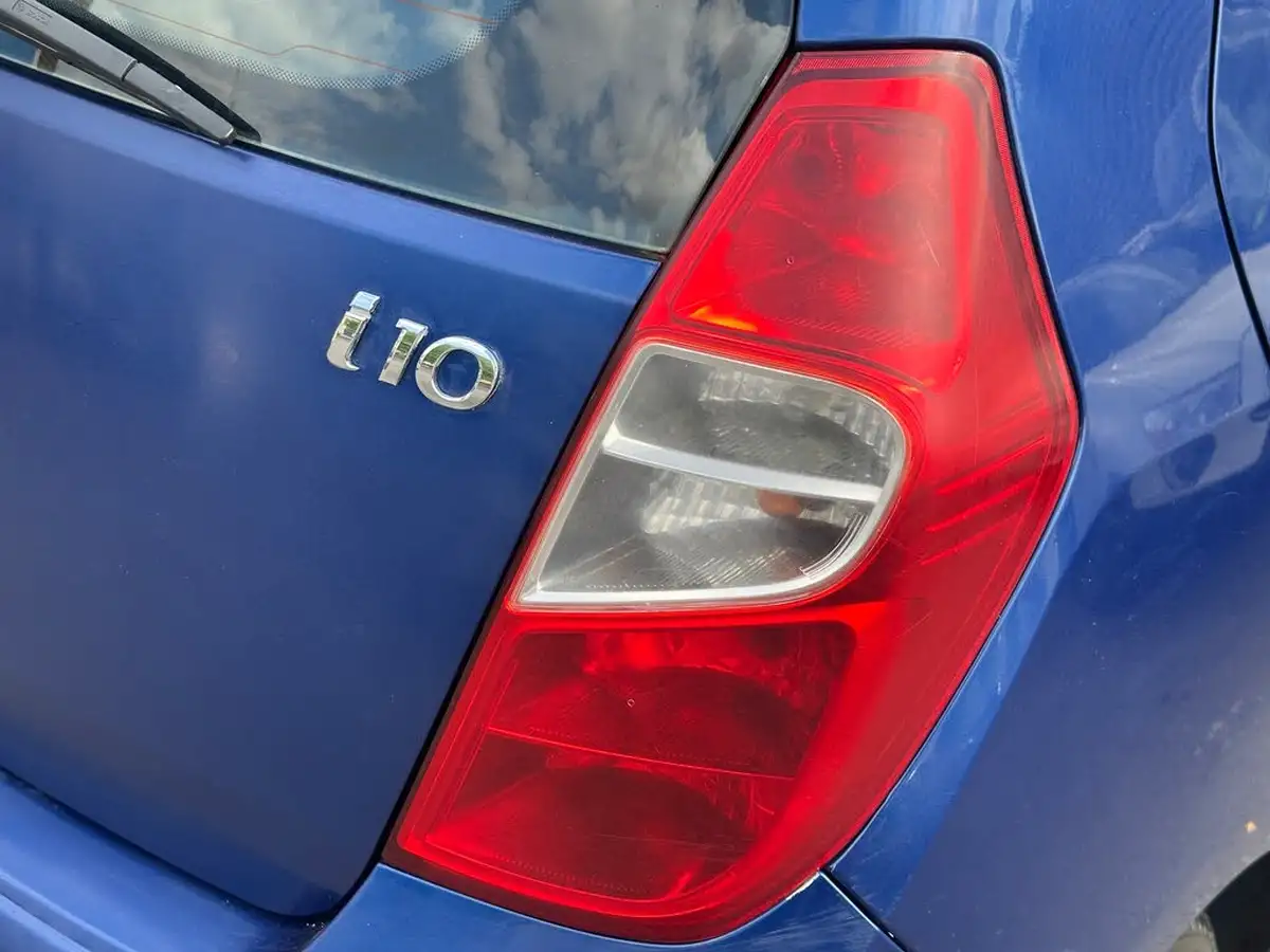 2012-hyundai-i10-12-active-big-9