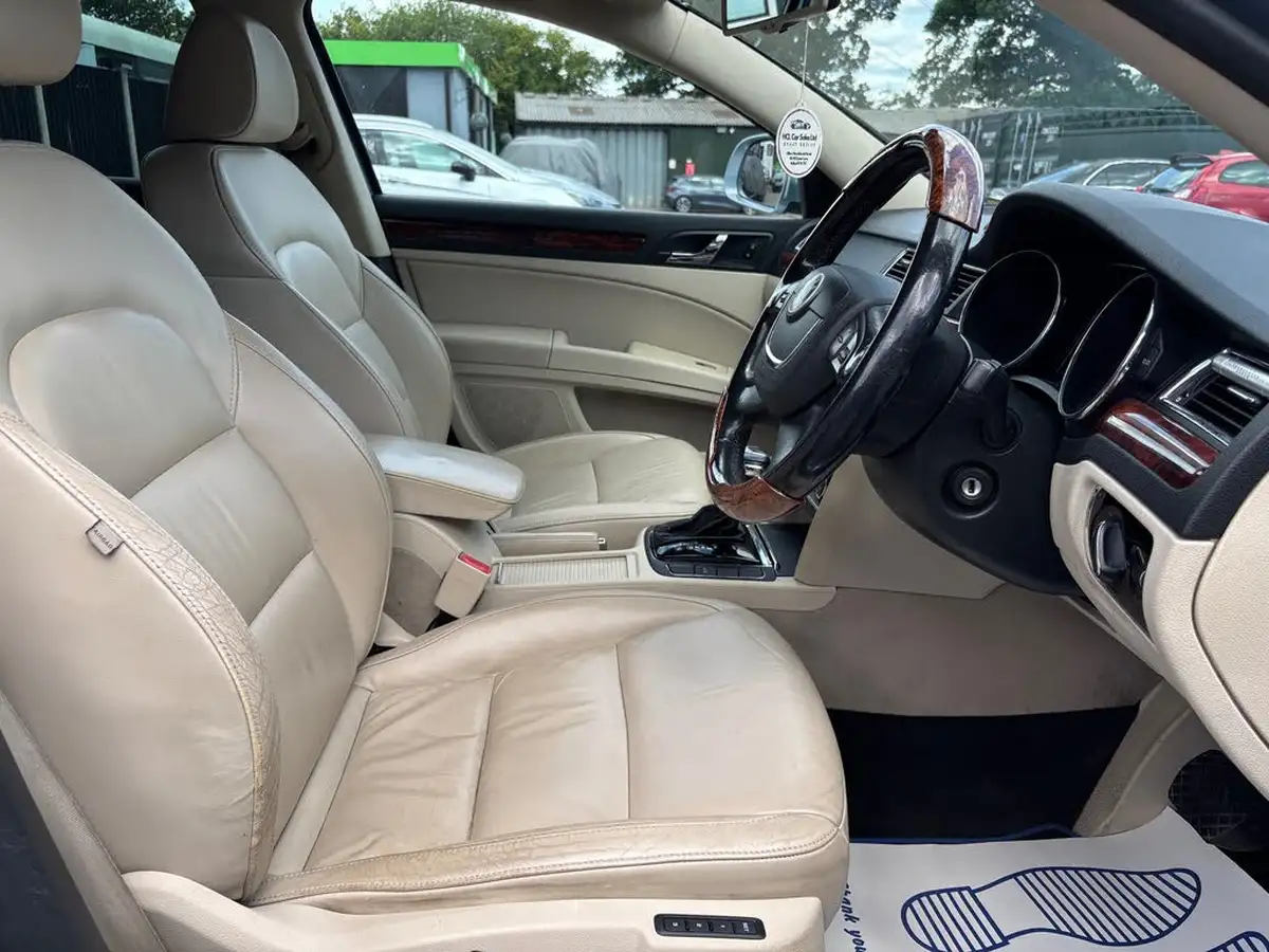 2011-skoda-superb-18-elegance-162ps-estate-dsg-big-10