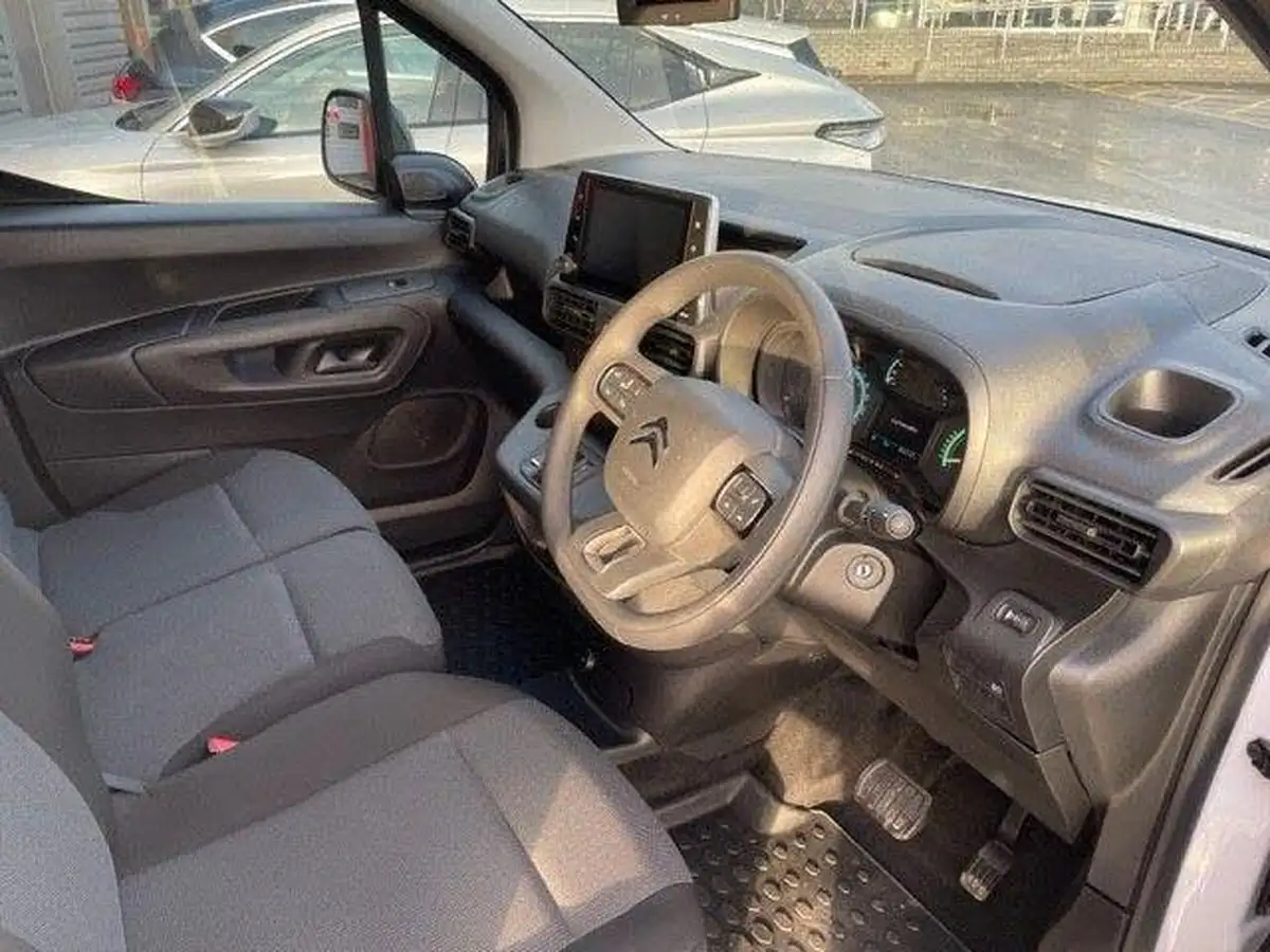 2024-citroen-berlingo-big-11