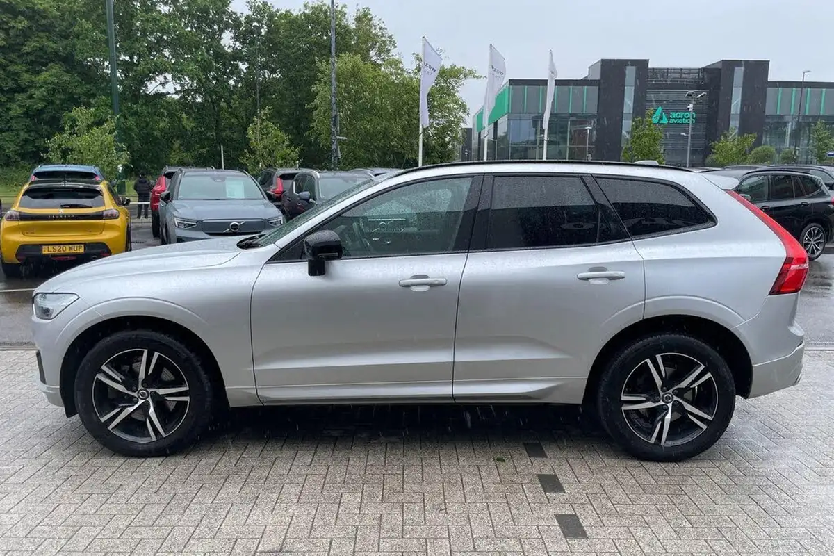 2021-volvo-xc60-20-b5-r-design-big-9